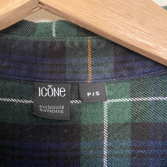 Long button up flannel - Picture 4 of 6